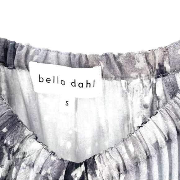 REVOLVE Bella Dahl Elastic Waist & Wrist Snowflake Flowy Loose Fit Blouse Top - Picture 7 of 8